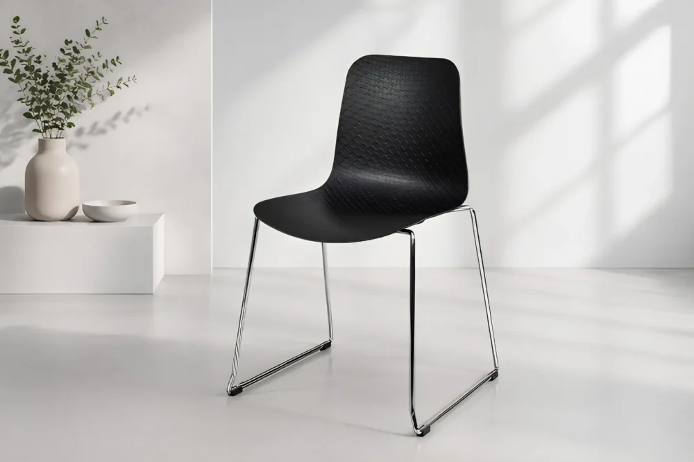 Sedia nera - Articolo 704